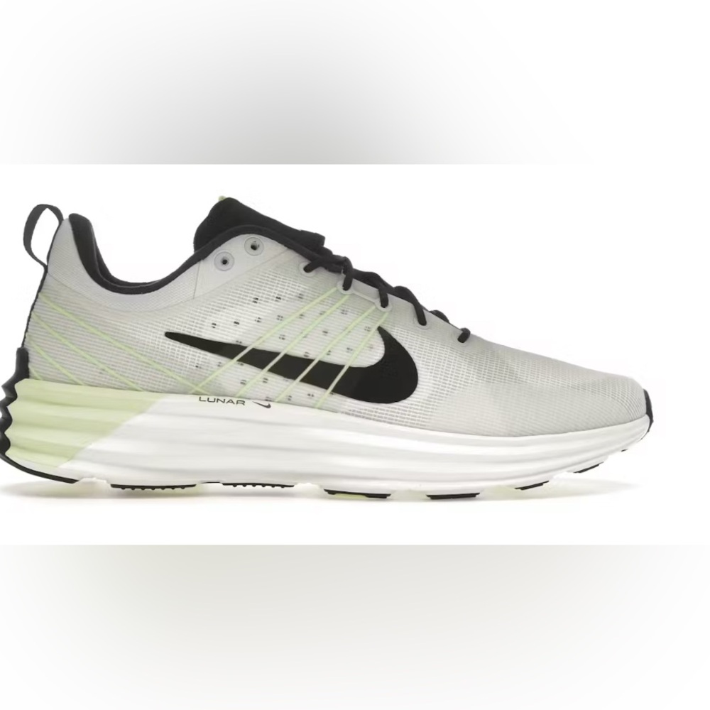 Nike Men's Lunar Roam Sneaker